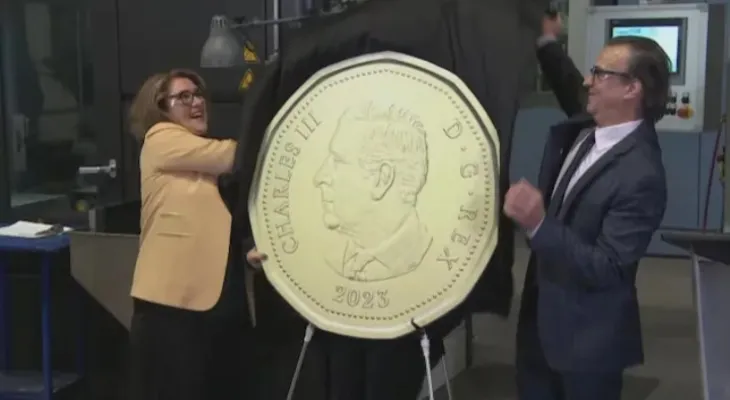 Canada : Les premières pièces de monnaie à l'effigie du roi Charles ont été dévoilées aujourd'hui