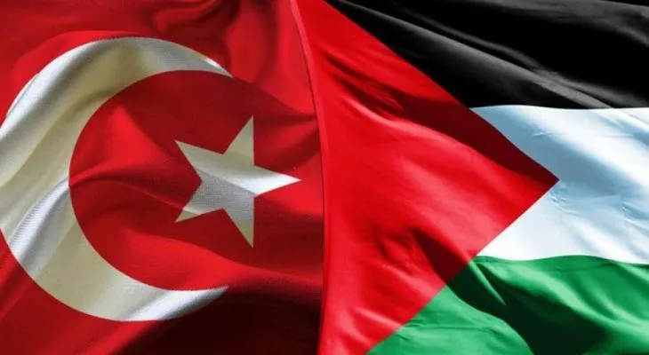Un décret présidentiel turc exempte les étudiants palestiniens de Gaza des frais des universités publiques...