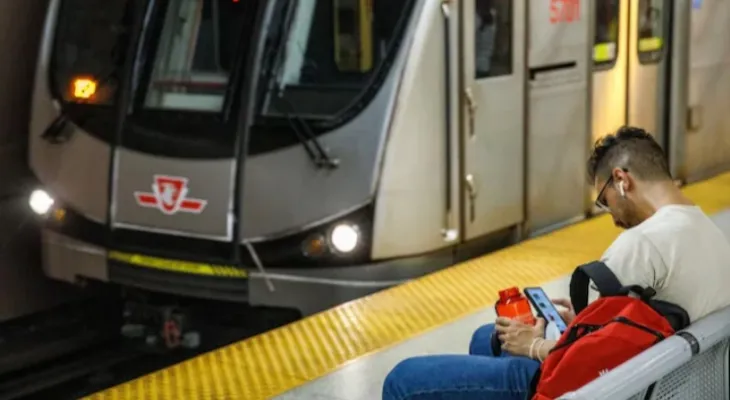 Rogers operates cellular service at all Toronto subway stations