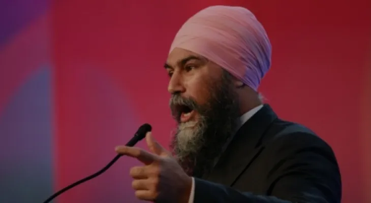 Jagmeet Singh attacks Trudeau and Poilievre at a conference in British Columbia...