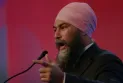 Jagmeet Singh attacks Trudeau and Poilievre at a conference in British Columbia...
