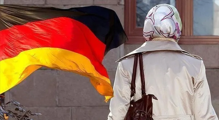 Germany calls on its Muslims to "condemn" Hamas attack on Israel...