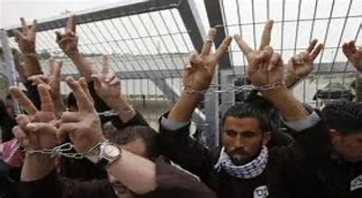 Israel releases 300 Palestinian prisoners as part of the truce agreement with Hamas