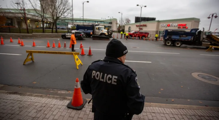 Les victimes de l'accident d'effondrement du pont "Arc-en-ciel" sont un couple américain.