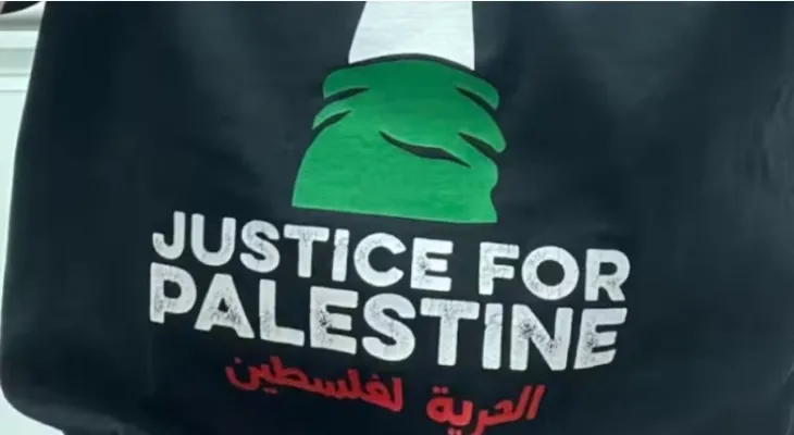 Pro-Palestine shirt angers Australian airline...