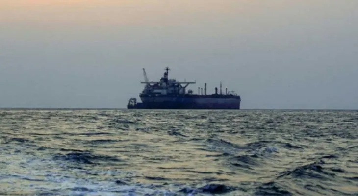 Les Houthis attaquent un navire dans la mer Rouge...