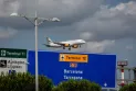 Spain: 14 workers arrested at a famous airport after valuable luggage disappeared from passengers' bags
