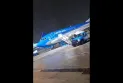 Une tempête forte déplace un avion stationné de sa place dans un aéroport en Argentine...