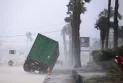 Une tempête inonde l'État américain de Floride de pluies...