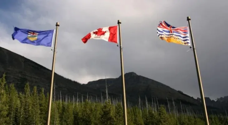 Statistique Canada : La Colombie-Britannique connaît un nombre record de personnes déménageant vers d'autres provinces