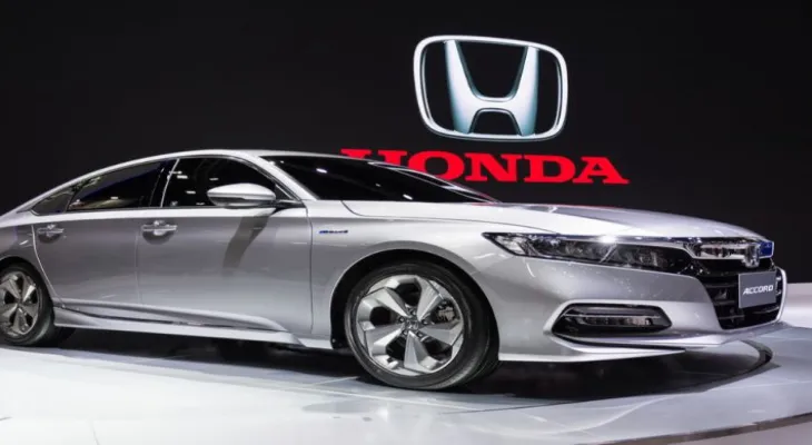 Recall of nearly 300,000 Honda and Acura cars due to a fuel pump defect