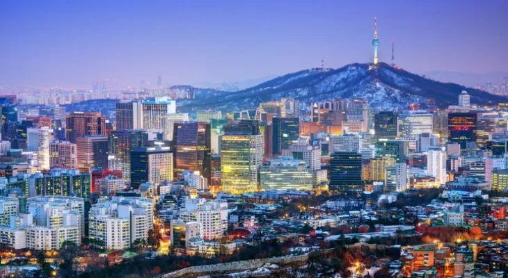 South Korean police thwart attempt to storm the office of the country's president...