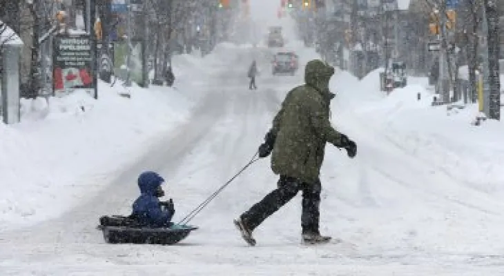 Canadian Environment issues travel warning after snowfall on Montreal roads