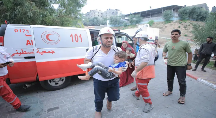 Martyrdom of 4 members of the Palestinian Red Crescent crew due to Israeli shelling of an ambulance vehicle