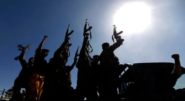 Les États-Unis envisagent de réinscrire les Houthis sur la liste du terrorisme...