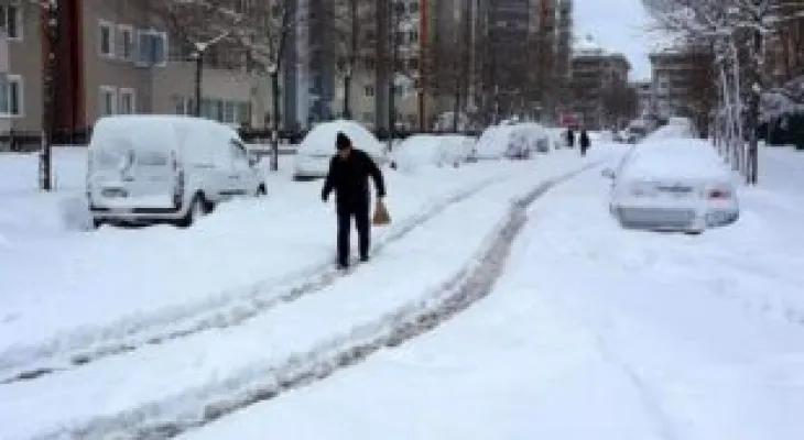 Snowstorms cause cancellations and delays of flights at all airports in Canada