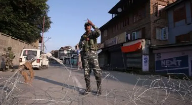 India protests the visit of British diplomats to the disputed Kashmir region