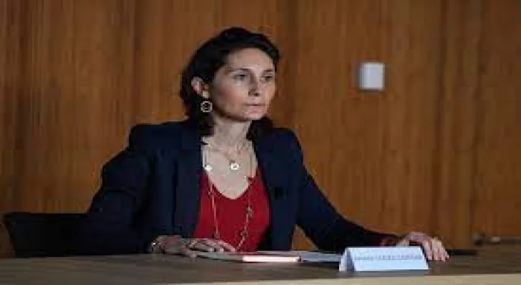 The first clash of the French Minister of Education days after her appointment.. She transferred her children to private schools