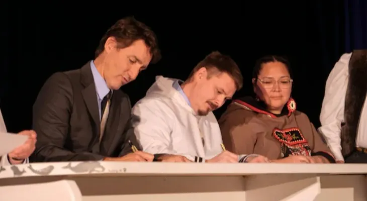 Nunavut signs an agreement with the federal government allowing it to manage its lands and resources
