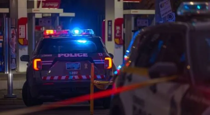 Canada.. Toronto police search for a person armed with a sword after a stabbing incident
