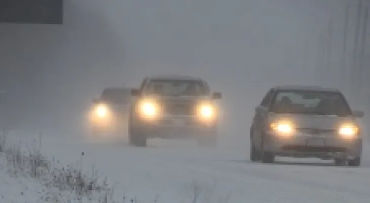 The Canadian environment warns against traveling in Toronto and most parts of southern Ontario with heavy snowfall.