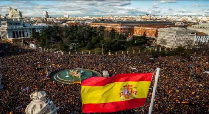 Massive protests in Madrid against the pardon of Catalan separatists