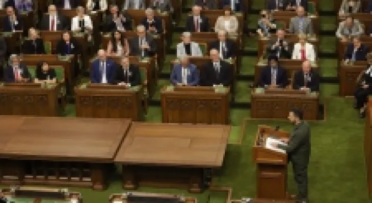 Parliament returns with liberals focusing on Ukraine and conservatives concerned about carbon prices