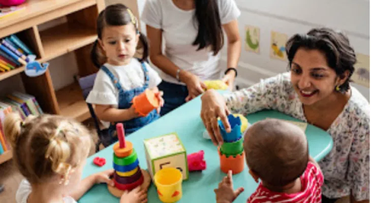 Le gouvernement canadien appelle les provinces à réussir le programme de garde d'enfants
