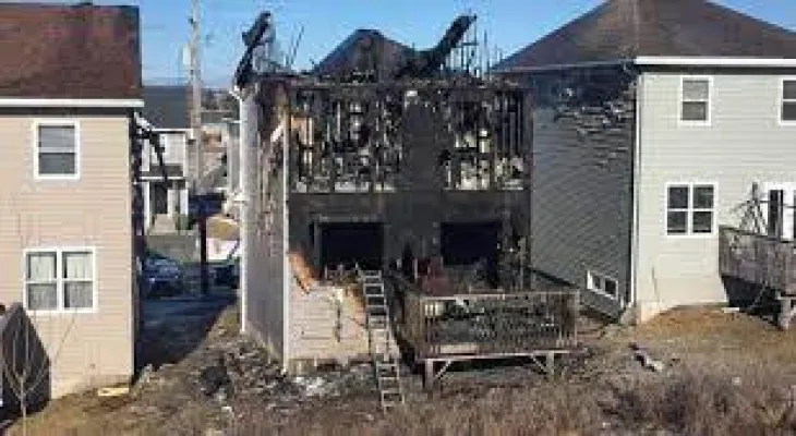 Rescue of a person and injury of a firefighter in the "Sandy Hill" fire