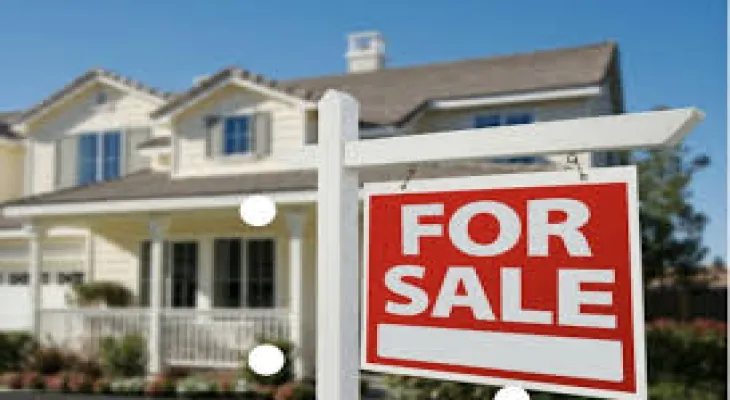 Fixed mortgage rates in Canada resume decline amid economic volatility
