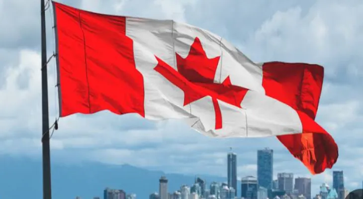 How can new immigrants find a job in Ontario?