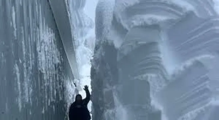 Historic snowfall in Nova Scotia leads to a state of emergency declaration in some towns of the province