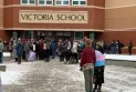 Les élèves organisent des grèves pour s'opposer aux politiques d'identité de genre pour les enfants et les jeunes en Alberta