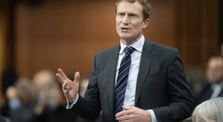 Le ministre de l'Immigration exprime sa « colère » face à l'interdiction faite aux Canadiens de quitter Gaza