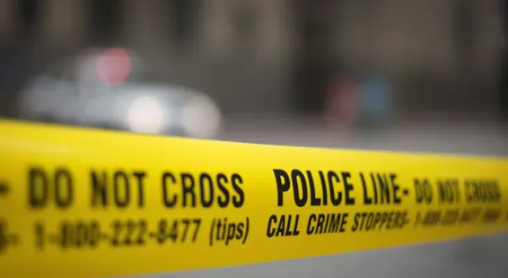 La police de Hamilton recherche un jeune homme accusé d'avoir tué son père.