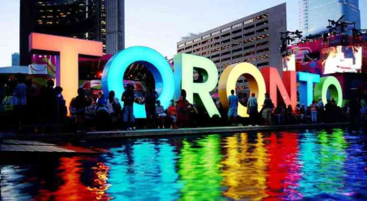Toronto se prépare à approuver la plus grande augmentation des taxes foncières depuis des décennies.