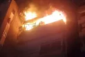 Les pompiers de Toronto maîtrisent un incendie dans un bâtiment immense et plusieurs blessés.