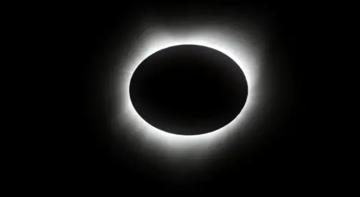 The largest school board in Ottawa closes schools due to the solar eclipse