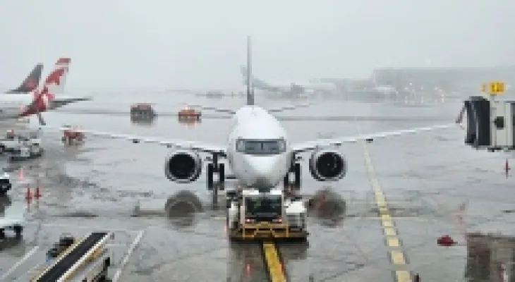 Flight diverted to Winnipeg after a passenger attempted to open the door