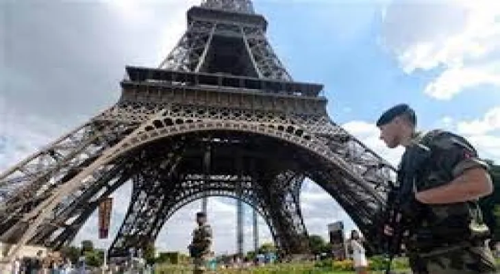 Grève des travailleurs de la tour Eiffel conduit à la fermeture de l'un des monuments les plus populaires au monde aux visiteurs