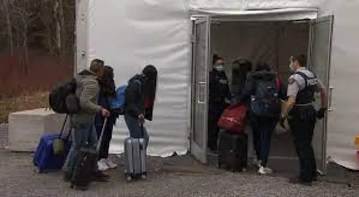 Le Québec demande au gouvernement fédéral un milliard de dollars pour couvrir les coûts croissants des demandeurs d'asile