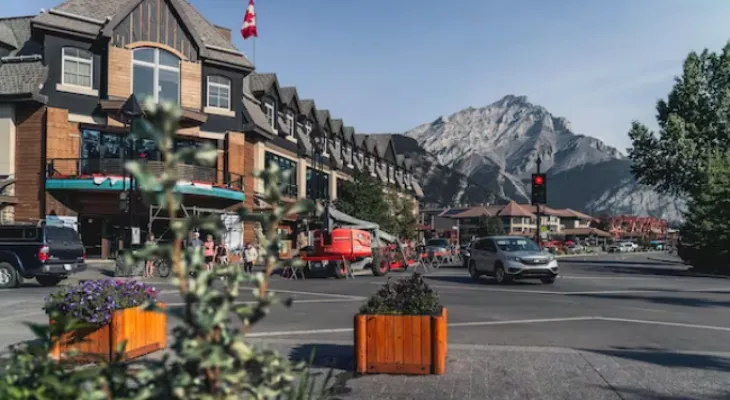 Federal funding to accelerate housing construction in six small towns in Alberta