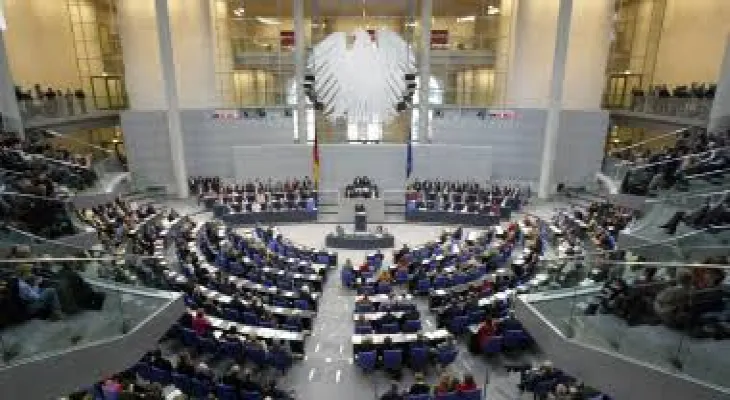 The German parliament approves a law to exclude extremists from the judiciary
