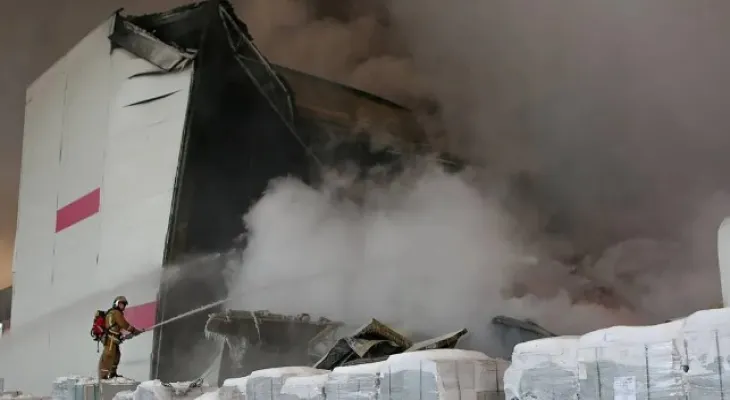 Large fire at a steel factory following explosions in the Russian city of Lipetsk