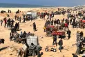 Biden approuve le largage d'aides militaires par voie aérienne à Gaza après une confrontation chaotique ayant fait plus de 100 martyrs.
