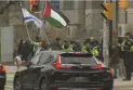 Arrestation d'un homme ayant apporté un pistolet à clous à une manifestation en Ontario