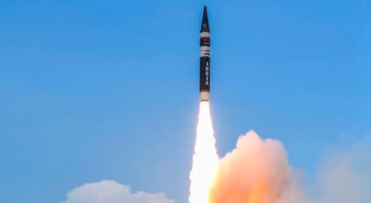 India tests a missile capable of carrying multiple nuclear warheads