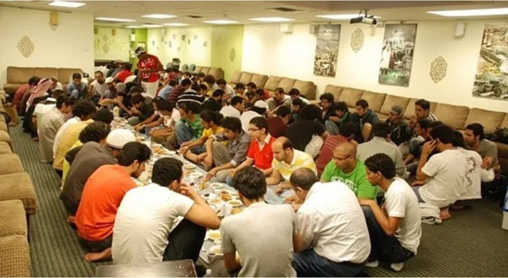Canada : Mosquées bondées de fidèles pendant le Ramadan et réunions de Coran et d'iftar rassemblant les jeûneurs