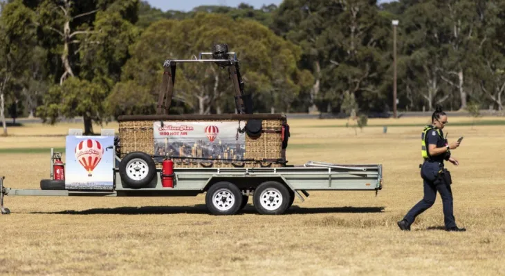 A man dies after falling from a hot air balloon in Australia