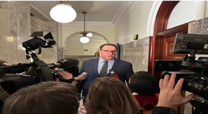 Alberta's Health Minister defends health authority after transferring a patient to a hotel